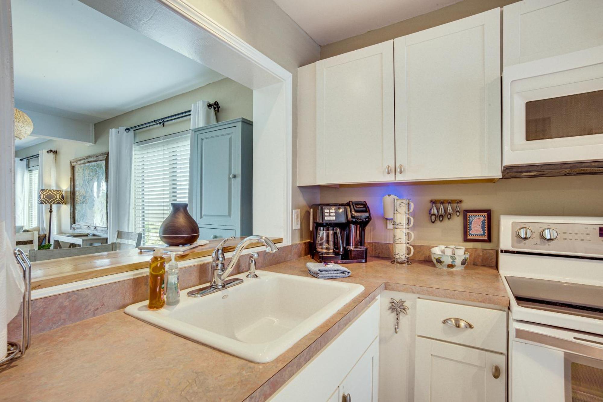 Harbor Island Condo With Deck - Steps To Beach! Oceanmarsh Subdivision Exterior photo